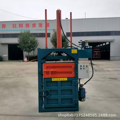 小型立式液压打包机厂家选型指南 废纸、塑料、滴灌带、棉纺散碎物料一站式处理方案